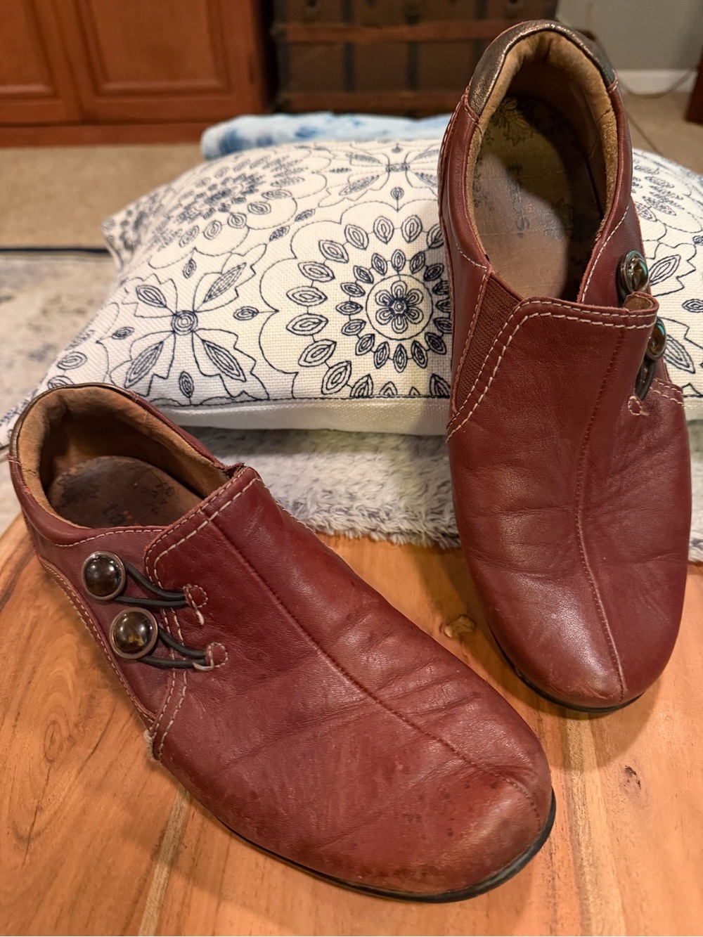 TAOS Women’s Comfortable Casual  Leather Slip-On Leather Shoes 7.5